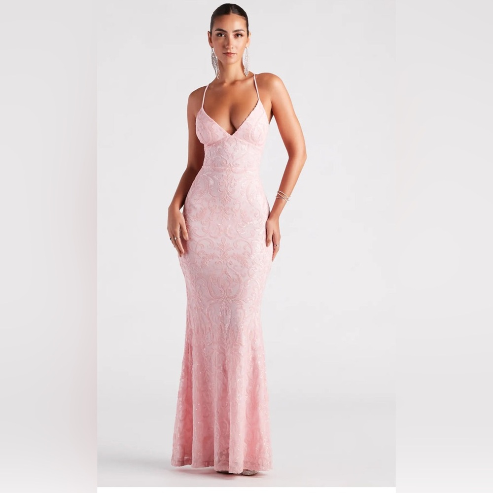 Windsor Formal V-Neck Sequin Mermaid Dress